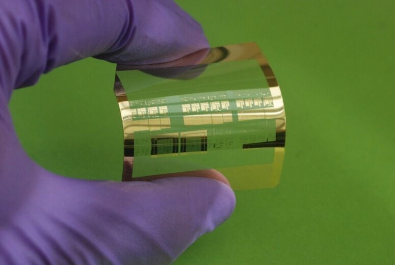 , With simple process, engineers fabricate fastest flexible silicon transistor
