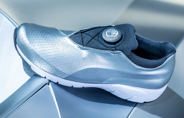 , Functional style enters a new dimension: the innovative X-CAT DISC designed by Designworks.