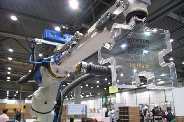 , Team Delft wins Amazon Picking Challenge