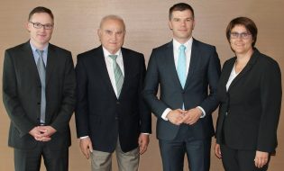 Image source: Würth Elektronik eiSos At the formal signing of the acquisition agreement: (from l. to r.) Christian Brych (Fellow partner AMBER Wireless GmbH), Heinz Brych (Managing Director AMBER Wireless GmbH), Oliver Opitz (Division Manager Strategic Product Development, Würth Elektronik eiSos GmbH & Co. KG) and Tanja Hochschild (Post Merger Integration Manager, Würth Elektronik eiSos GmbH & Co. KG)