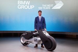 BMW GROUP THE NEXT 100 YEARS. "Iconic Impulses. The BMW Group Future Experience" in Los Angeles, The Barker Hangar. BMW Motorrad VISION NEXT 100, Harald Krüger, Chairman of the Board of Management of BMW AG (10/2016)