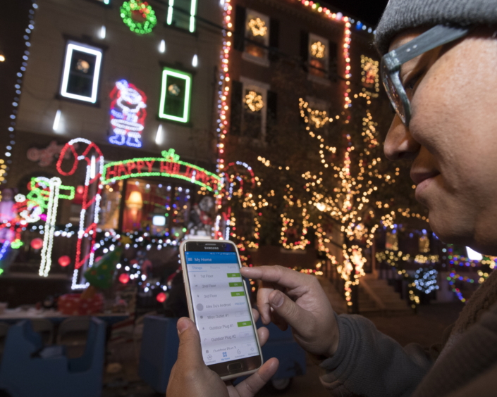 , Samsung Helps Make Homes Smarter This Holiday Season