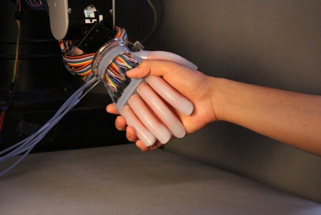 , Engineers get under robot&#8217;s skin to heighten senses