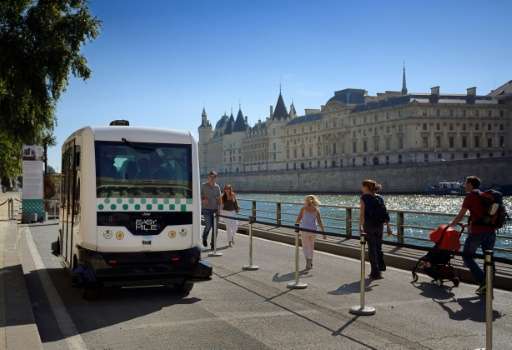 , Paris experiments with driverless buses