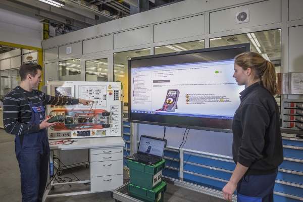 , Demanding production program and focus on future technologies: Mercedes-Benz plant Bremen creates 150 new jobs
