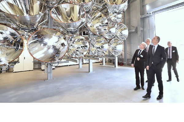 , DLR inaugurates the world’s largest artificial Sun Sun at the push of a button