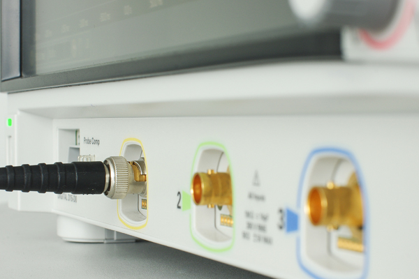 , Reflectionless Filters Improve System IP3 in Up-converter and Down-converter Configurations