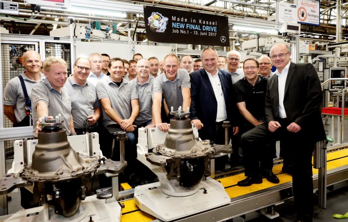 , Start of production at the Mercedes-Benz plant in Kassel: The first intelligent truck axle