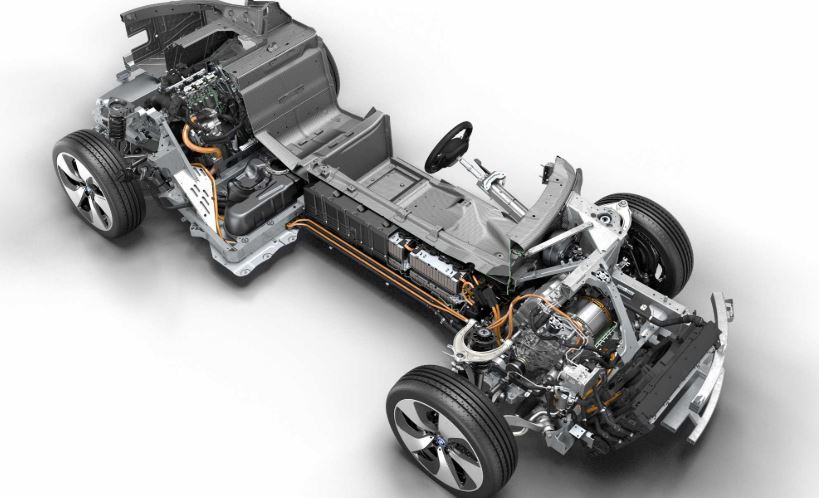 , Drive system for the BMW i8 wins International Engine of the Year Award for the fourth time.