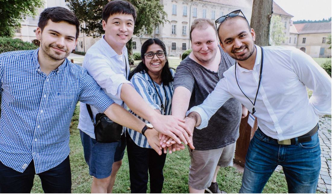 , BMW Summer School 2018: Focus on “Intelligent Cars on Digital Roads”.