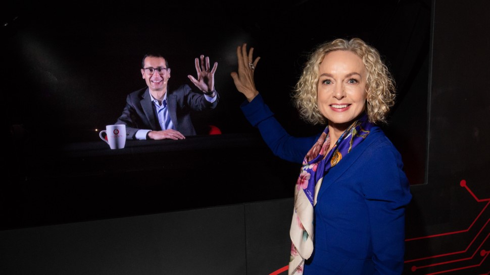 , 5G powers 3D holographic communication