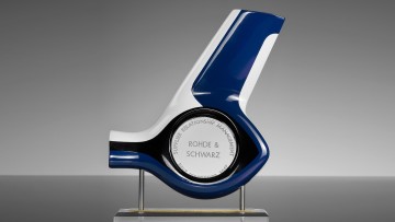 , Airbus Helicopters honors Rohde & Schwarz as “Best Performer” with the Supplier Relationship Management Award