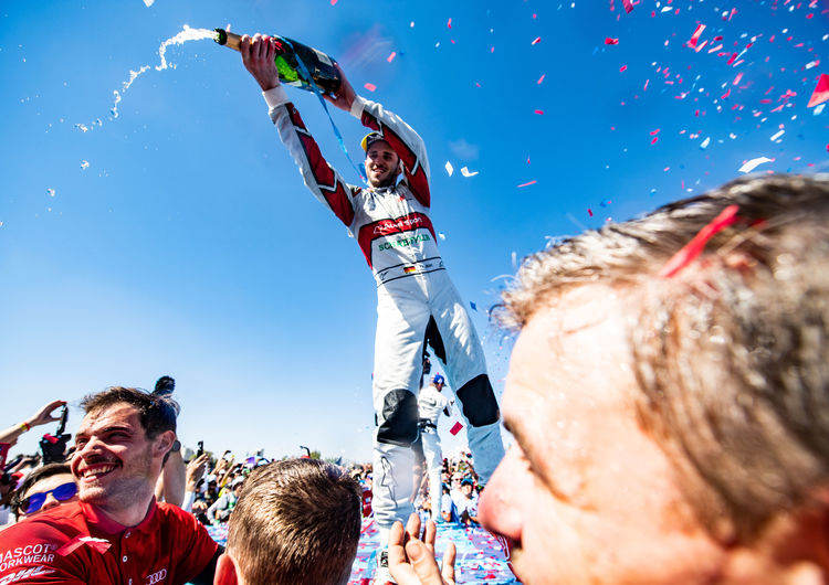, Audi e-tron FE05 shines in record heat