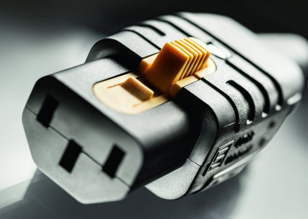 , First rewireable IEC appliance inlet with V-Lock