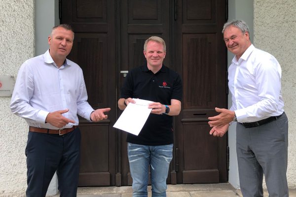 , Leveraging synergies to increase customer benefits