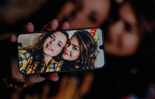 , ams introduces small form-factor color and flicker detection sensor optimized for bezel-less and ultra-narrow bezel smartphones