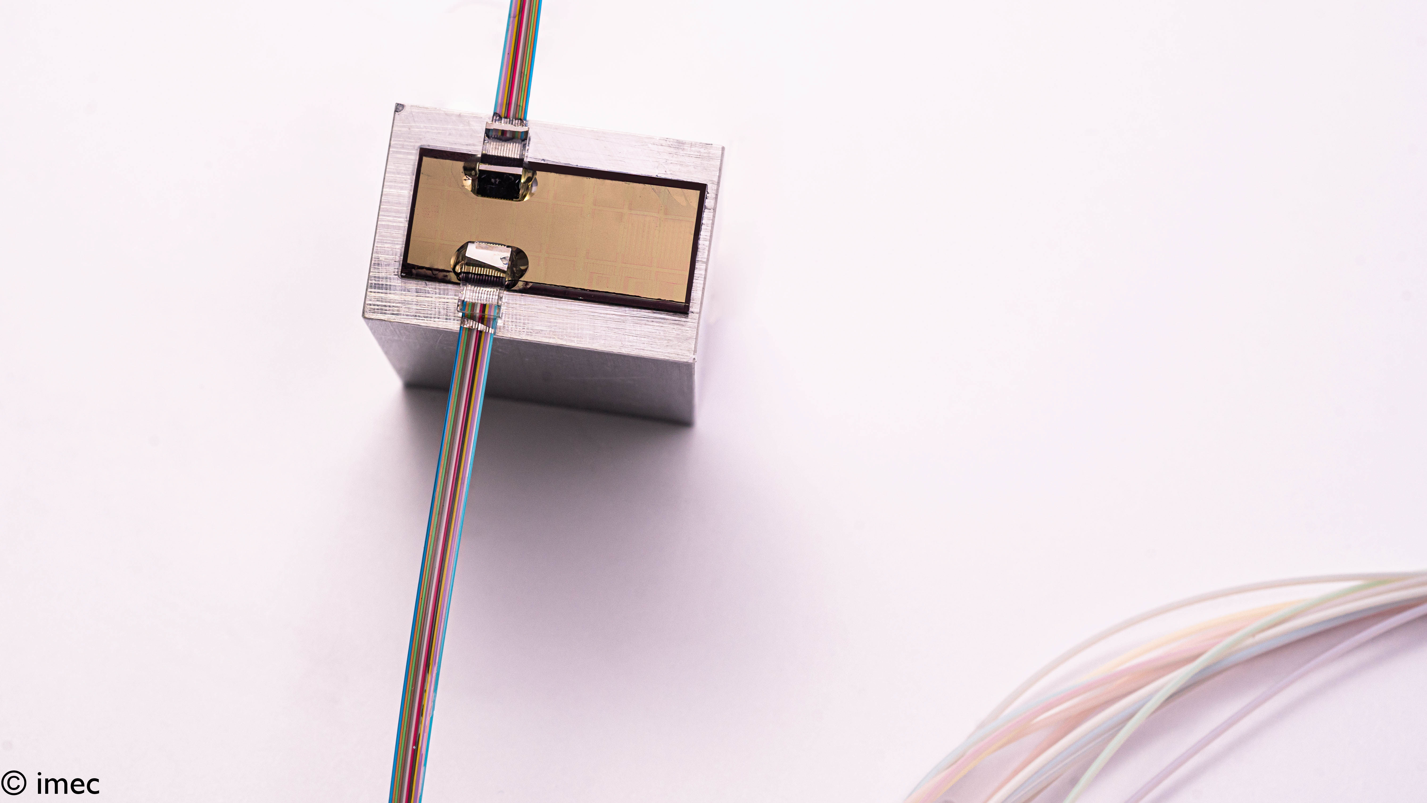 , Imec demonstrates an ultra-sensitive, small optomechanical ultrasound sensor in silicon photonics