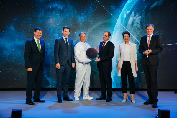 , Infineon opens high-tech chip factory for power electronics on 300-millimeter thin wafers