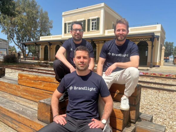 , As Search Traffic Collapses, Brandlight Launches to Help Brands Tap AI for Product Discovery