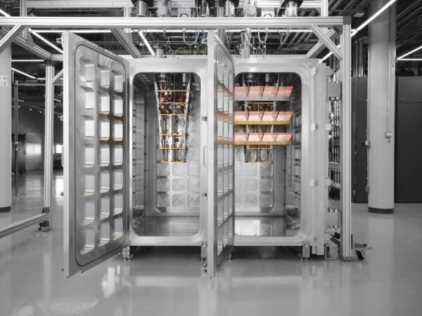 , IBM Connects Its First Modular Cryogenic Systems in Milestone Toward Fault-Tolerant Quantum Computing